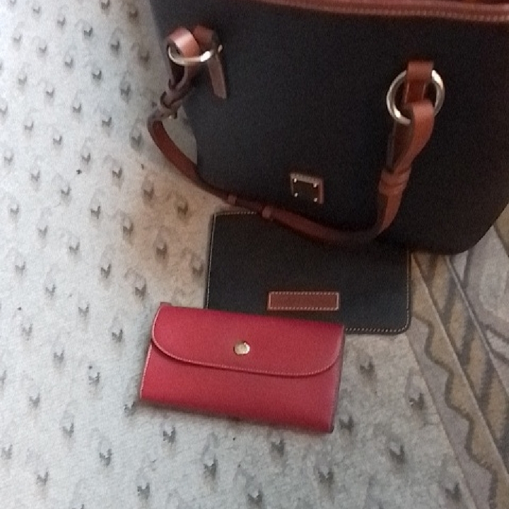 Elegant Black and Brown Handbag with Red Wallet